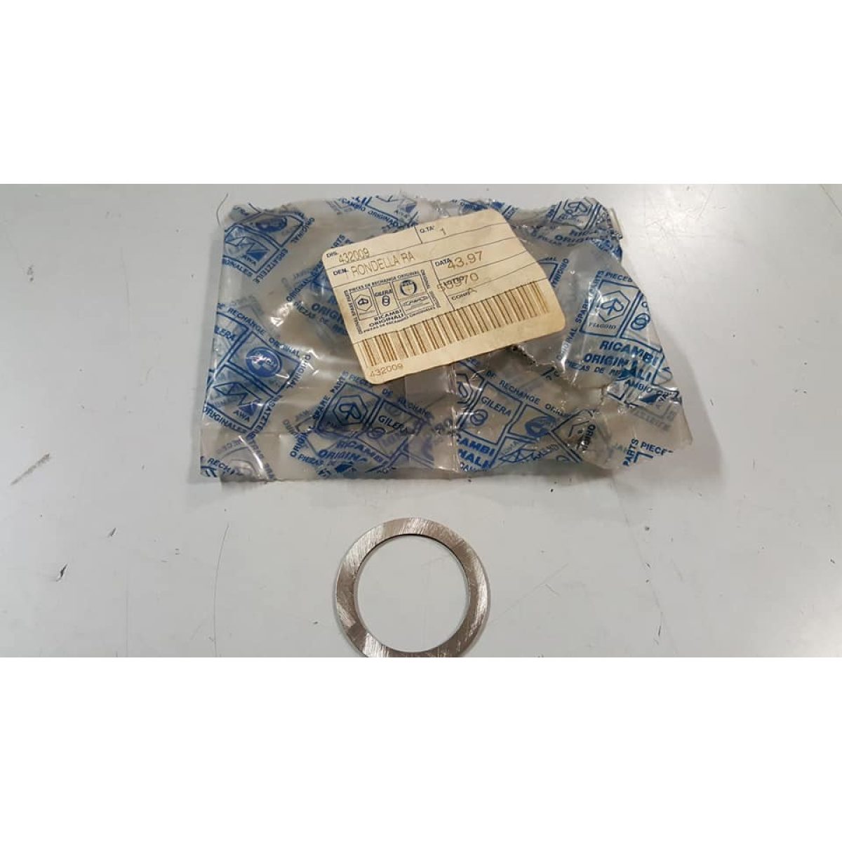 432009 RASAMENTO FRIZIONE (APE DIESEL-POKER) - immagine 1
