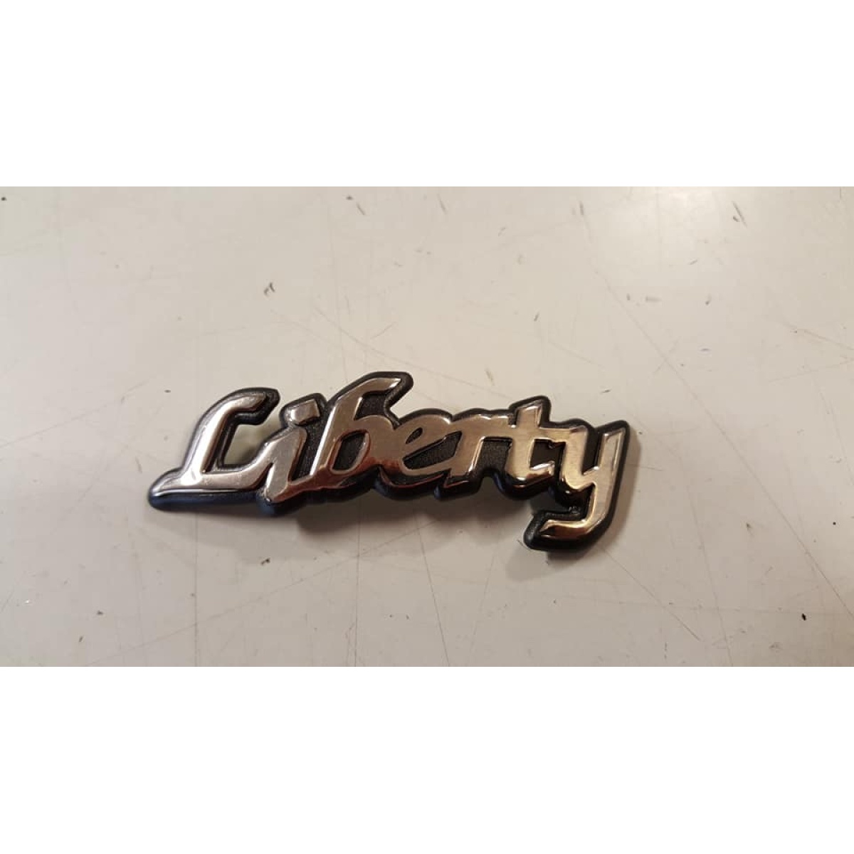 574480 TARGHETTA "LIBERTY" (LIBERTY 97-04) - immagine 1