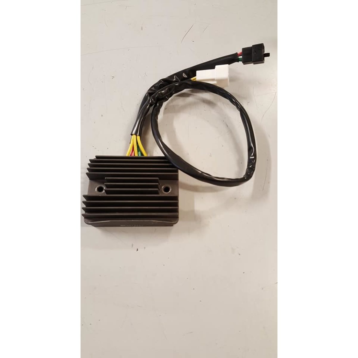 639111 REGOLATORE DI TENSIONE (GP 800) - immagine 1
