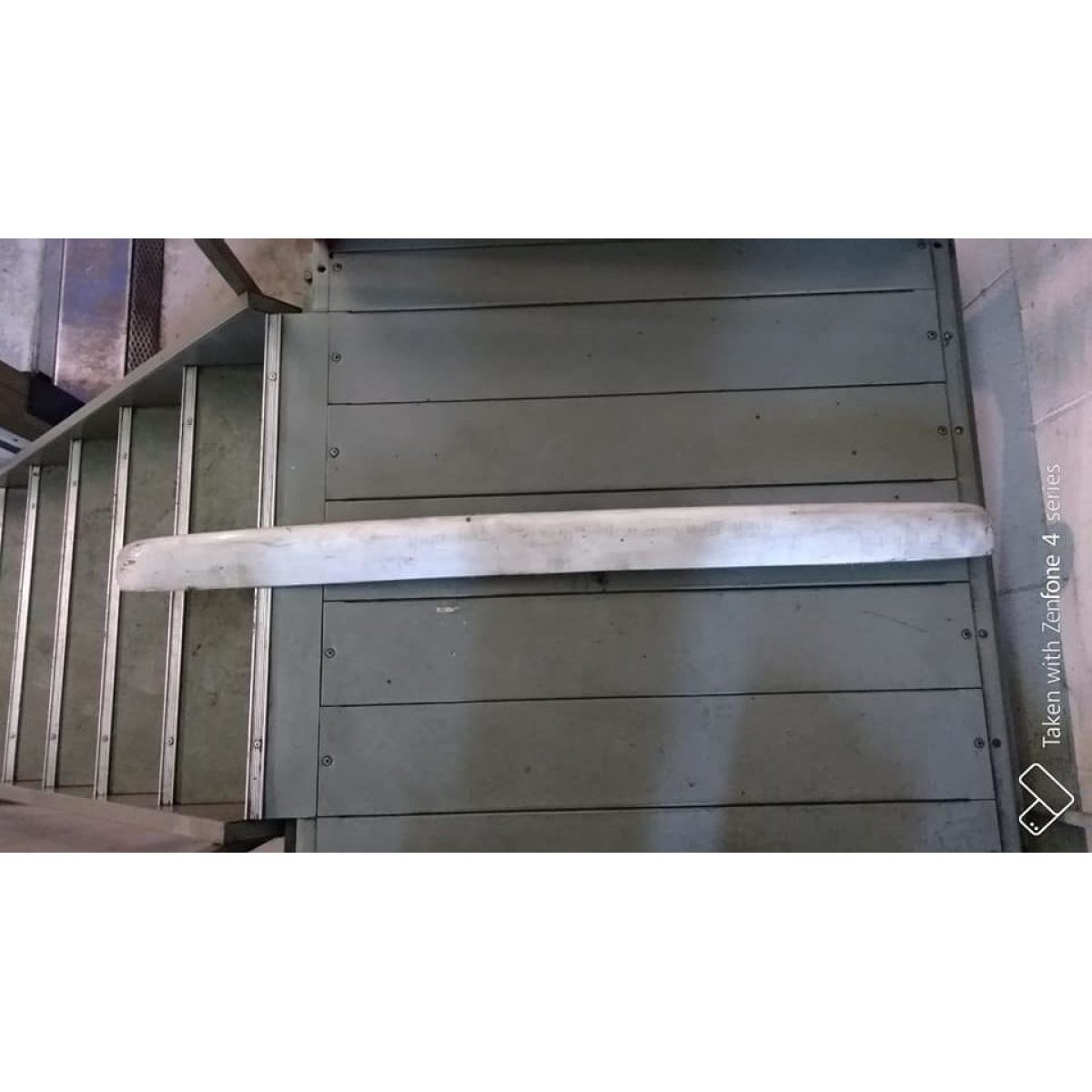 086210 PROFILO PARAURTI POST. (LIGIER NOVA) - immagine 1