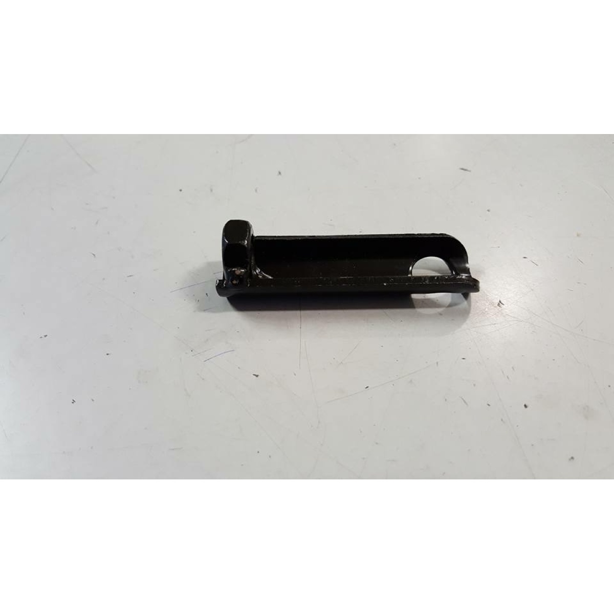 5195287Z01000 GANCIO RUOTA SCORTA (PORTER) - immagine 1