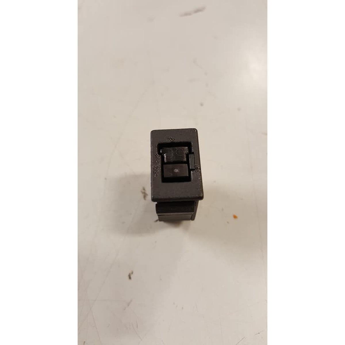 621112 CHIUSURA SPORTELLO (X8-XEVO) - immagine 1