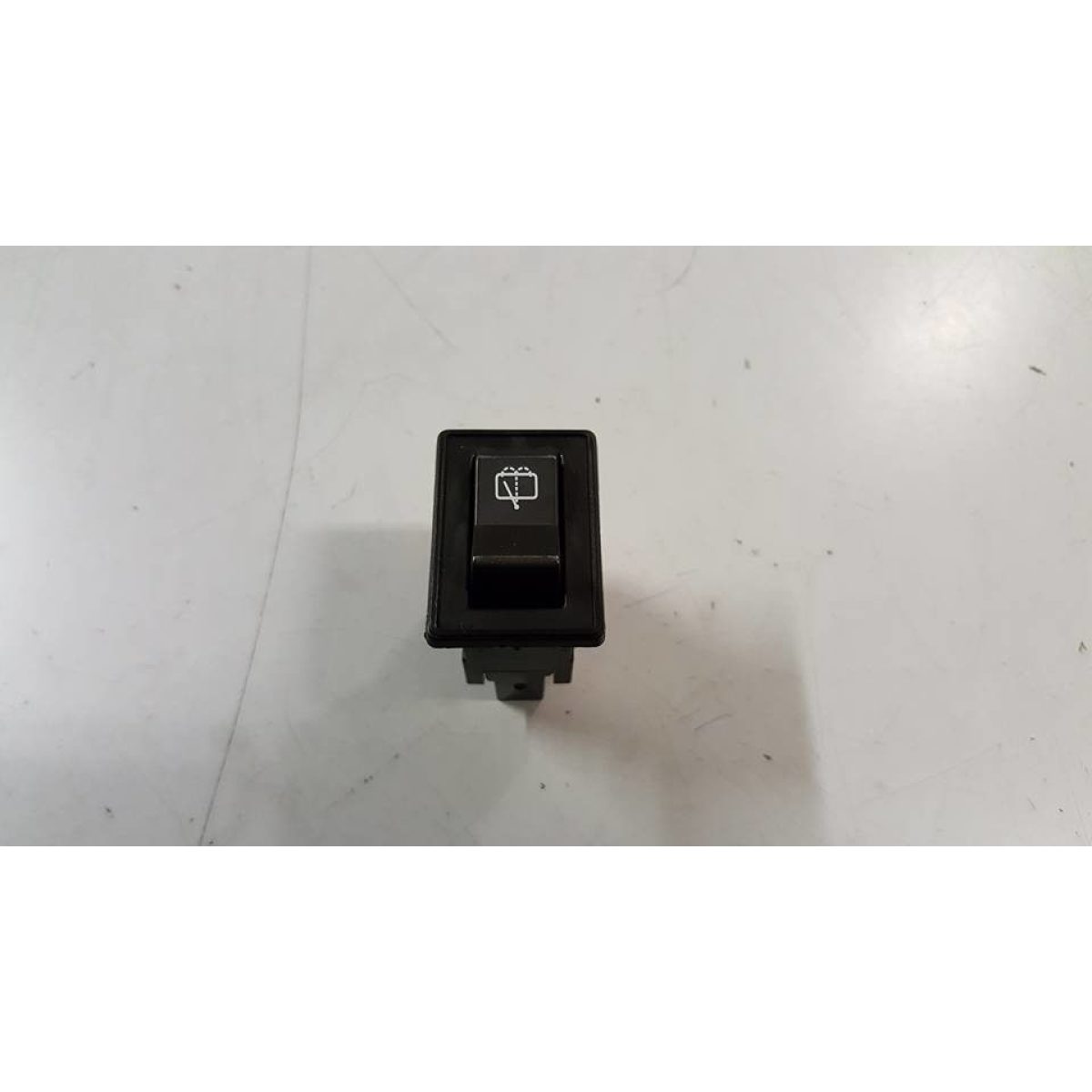 8465087510000 INTERRUTTORE LAVAVETRO POST. (PORTER VAN) - immagine 1