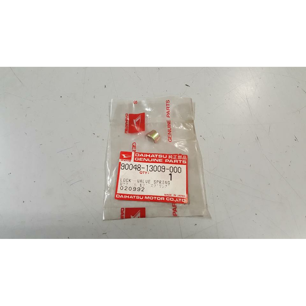 9004813009000 FISSAGGIO RITEGNO MOLLA VALVOLA (PORTER 1000cc) - immagine 1