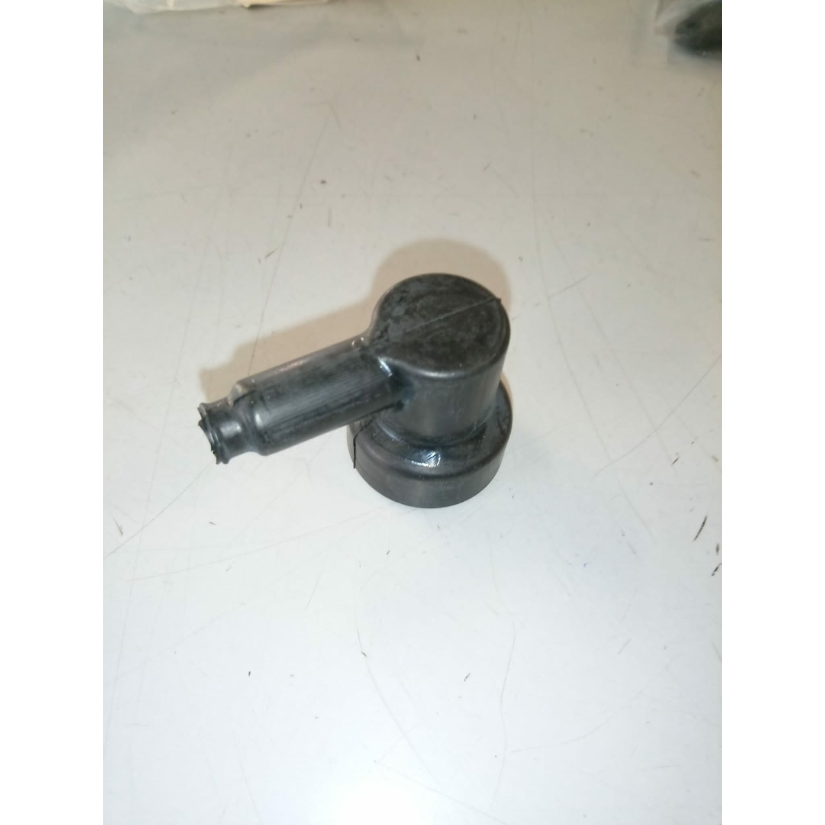 976688 CAPPUCCIO PROTEZIONE BULBO OLIO (GUZZI) - immagine 1