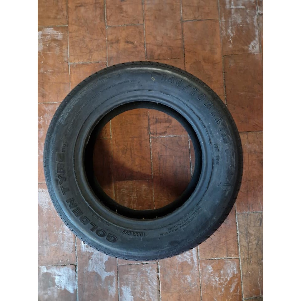 610411M PNEUMATICO 140/70-12 (APE POKER) - immagine 1