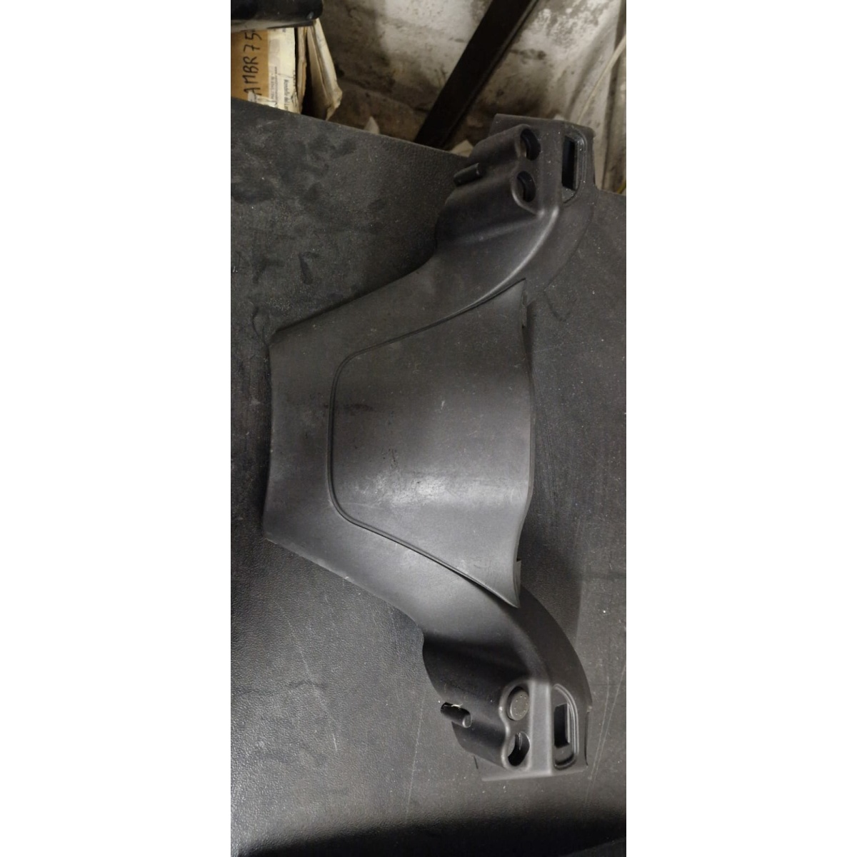 655889000P COPERTURA MANUBRIO POST. (X9) - immagine 1